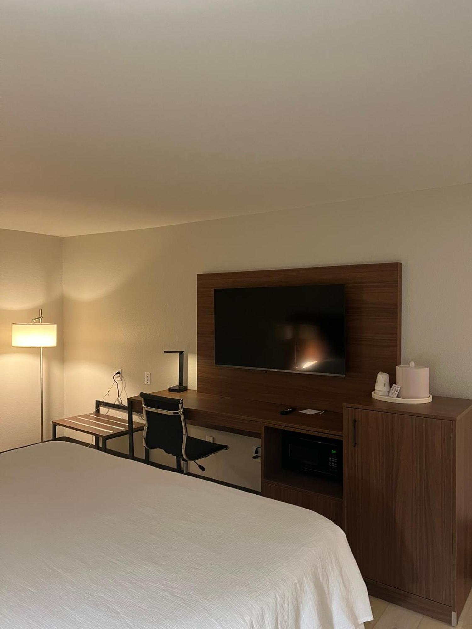 Wingate By Wyndham Dublin Near Claytor Lake State Park Экстерьер фото